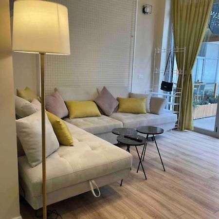 Lovely Apartment In Pogradec City With A Lake View ภายนอก รูปภาพ