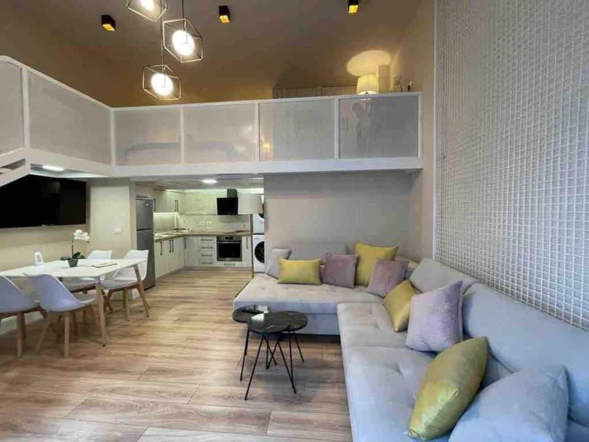 Lovely Apartment In Pogradec City With A Lake View ภายนอก รูปภาพ
