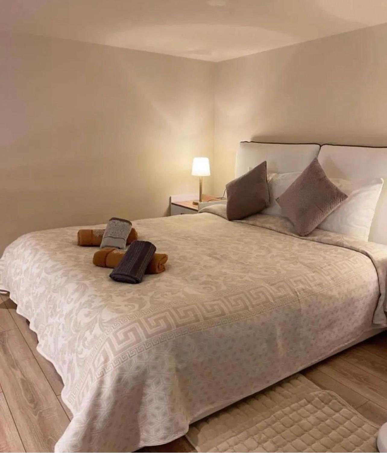 Lovely Apartment In Pogradec City With A Lake View ภายนอก รูปภาพ